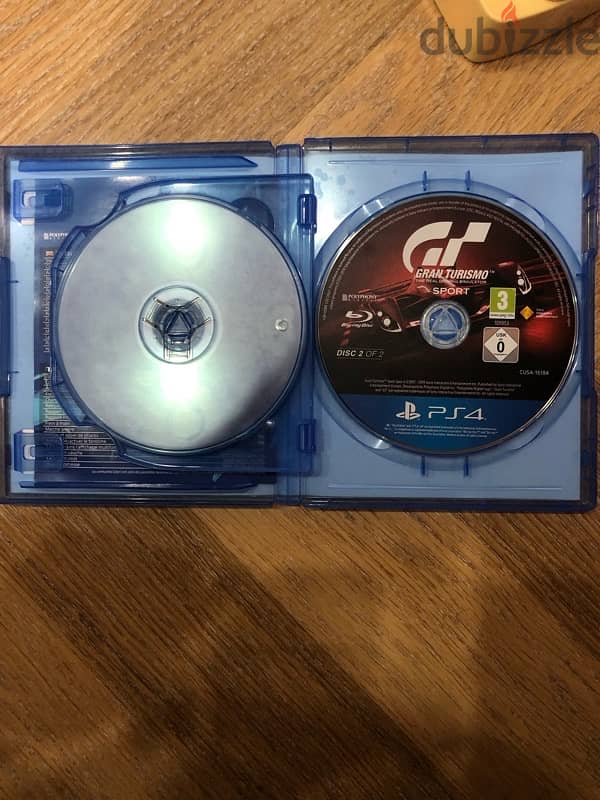 PlayStation 4 with 2 games for sale 8