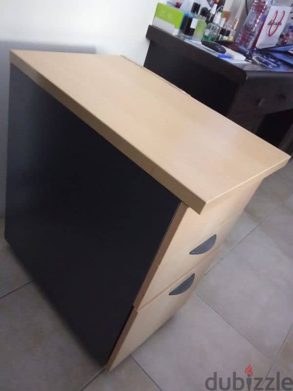 very strong quality side table with drawers, no delivery only pick up 3