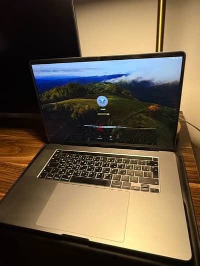 MacBook Pro Retina 16” 2020 i7 SDD 500GB 32GB RAM