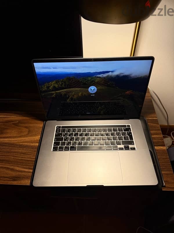 MacBook Pro Retina 16” 2020 i7 SDD 500GB 32GB RAM 8