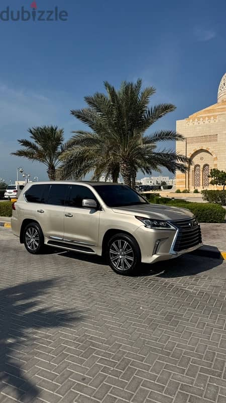 Lexus LX 570 2017 0