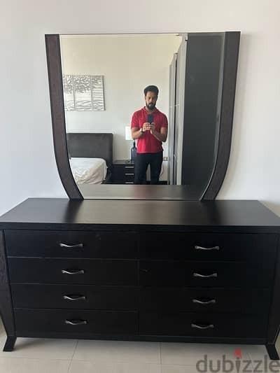 Classic Dresser Table with Mirror