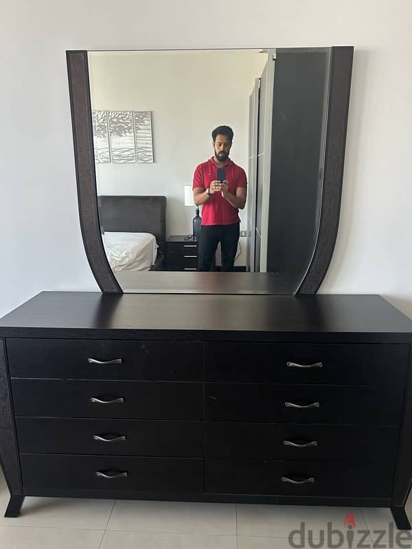 Classic Dresser Table with Mirror 0