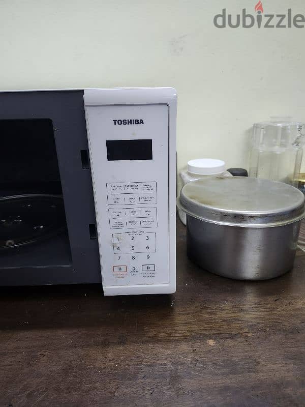 Toshiba Microwave 23L 1