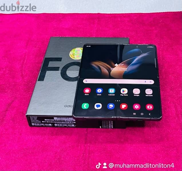 Samsung Galaxy Z Fold4 5G Rom 512 gb  ram 12 gb sticker not remove 1