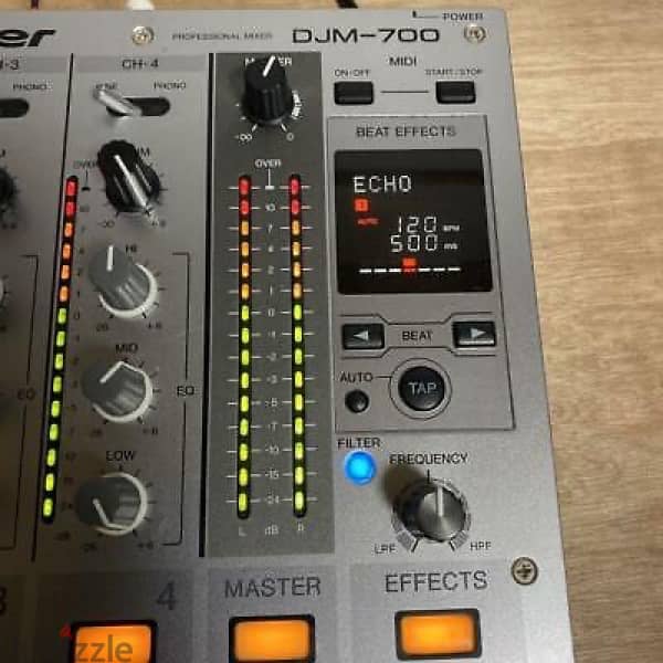 Pioneer DJM700 Mixer 3