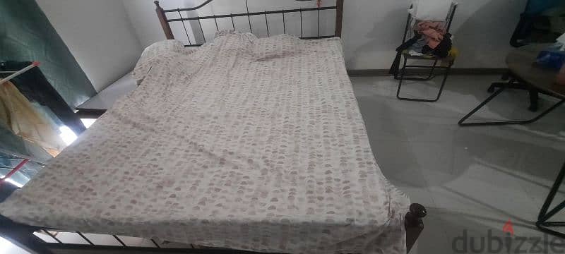 queen size bed for sale ( no mattres) 0