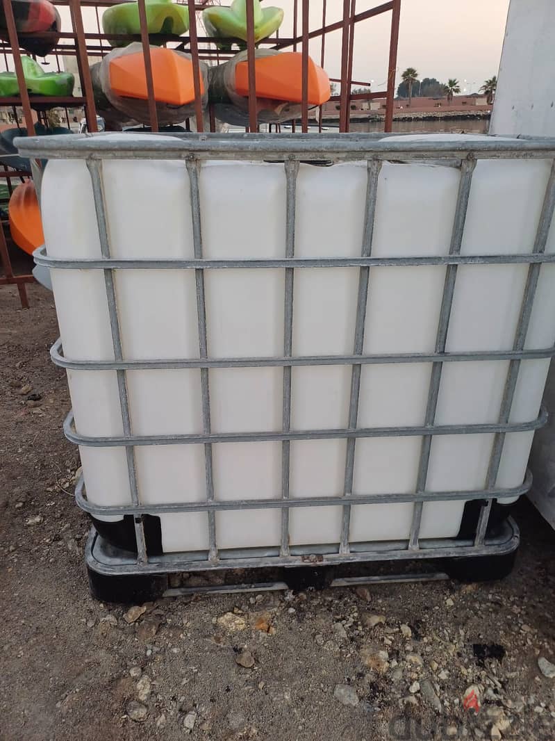 Water Tank Good condition 18 bhd 0