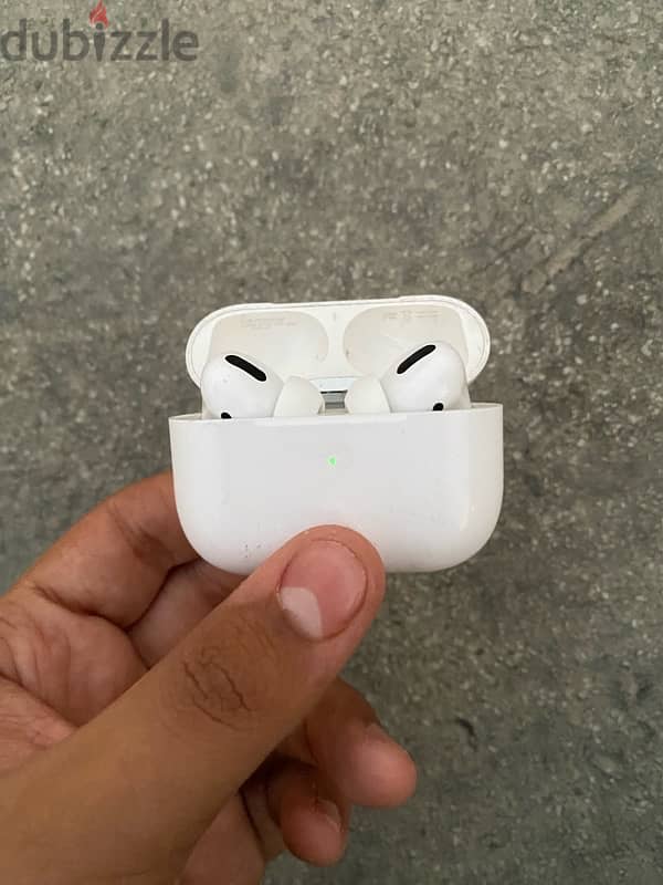 Apple AirPods Pro 0