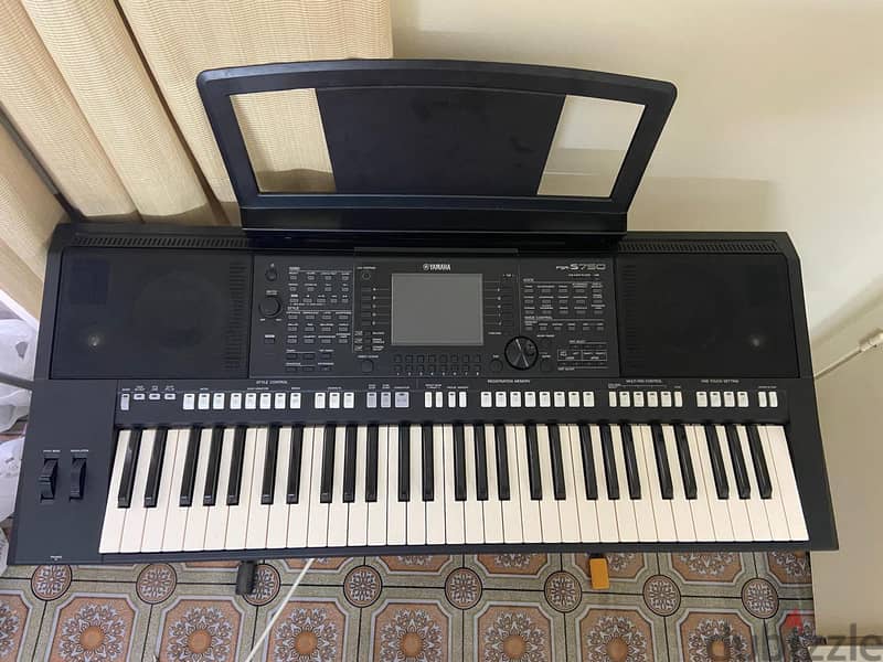 Keyboard Yamaha PSR S 750 2