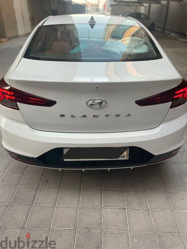 Hyundai Elantra 2019 1