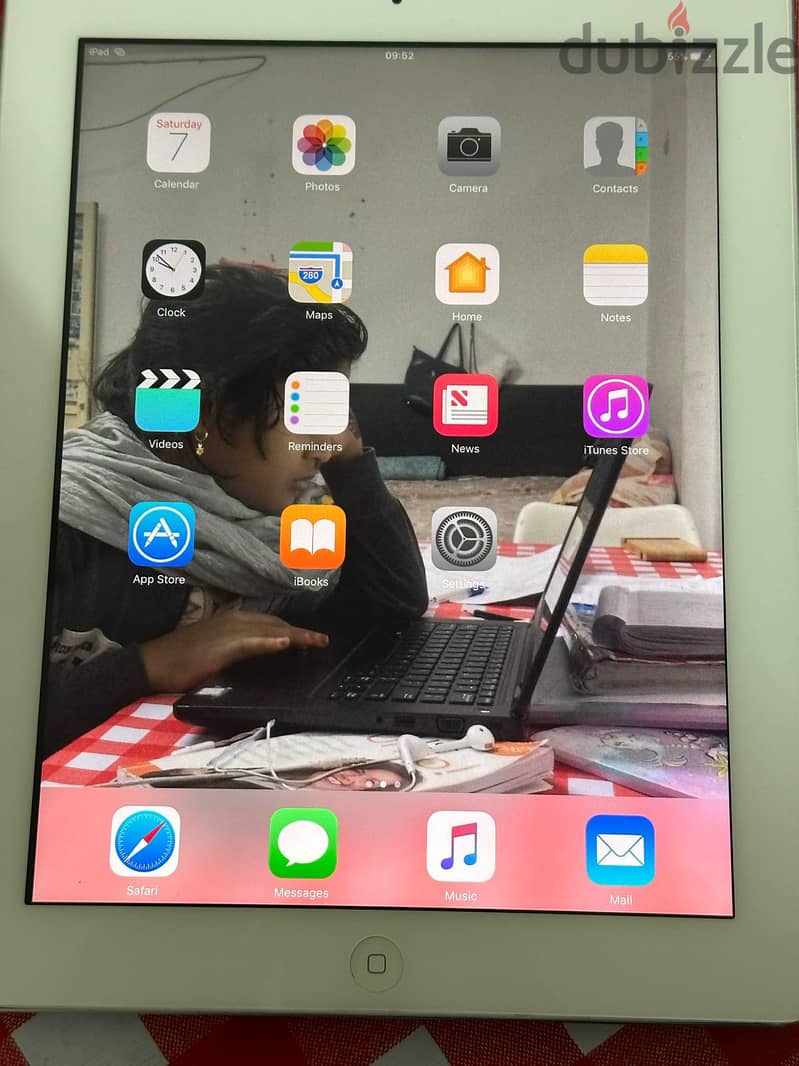 iPad 4th Generation (Model A1458) - Excellent Condition 0