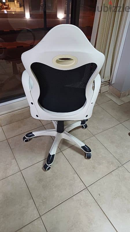 office chairs and other items for sale with Delivery 2