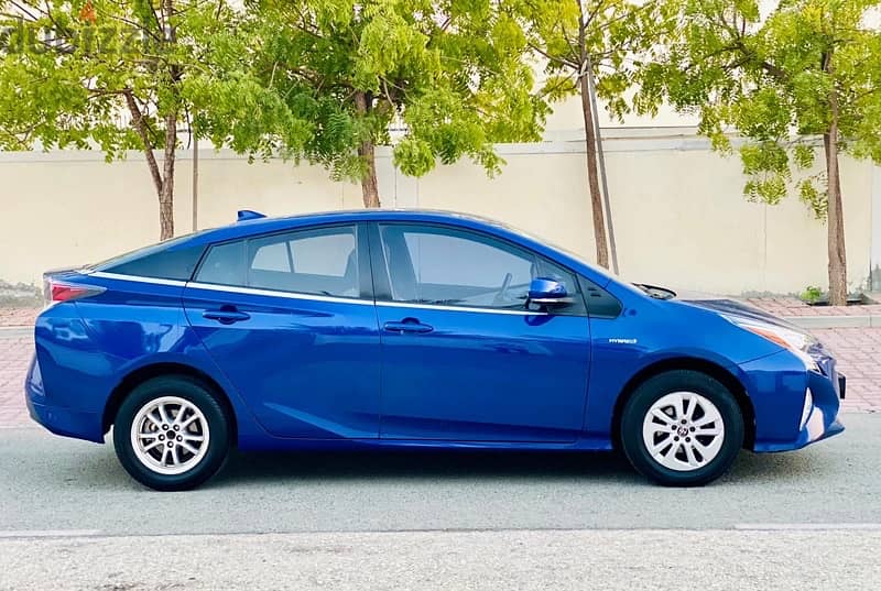 Toyota Prius 2017 Model/hybrid/Single owner/for sale 4