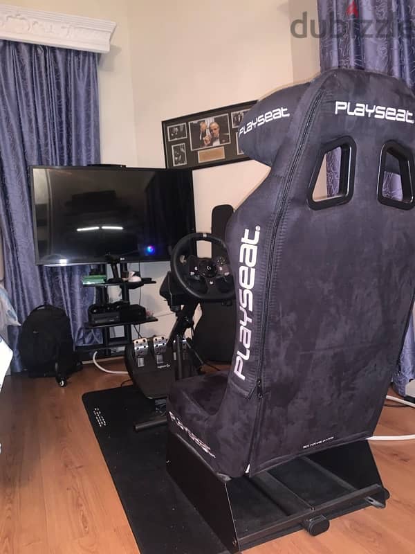 racing simulator seat with logitech g920 0