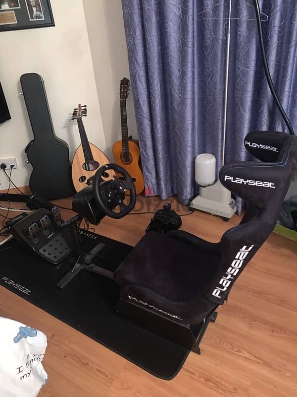 racing simulator seat with logitech g920 3