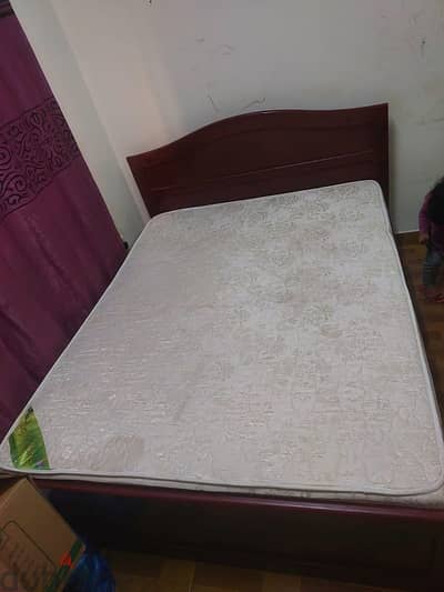 urgent sale bed 200x180, cupboard, dressing table