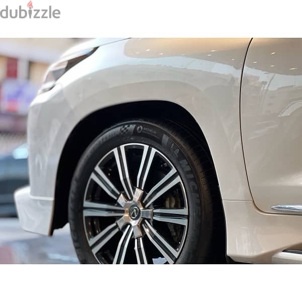 Lexus LX-Series 2018 4