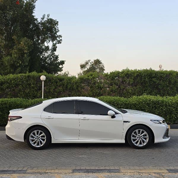 Toyota Camry 2022 LE 2