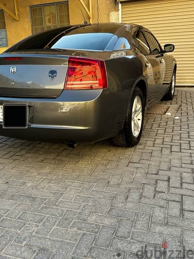 dodge charger 2008 ((89 km only )) for salee