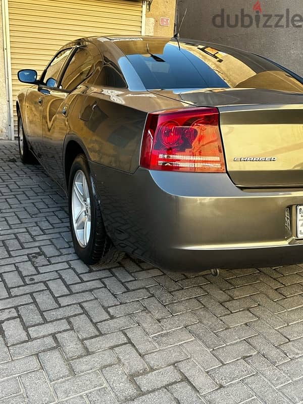 dodge charger 2008 ((89 km only )) for salee 4