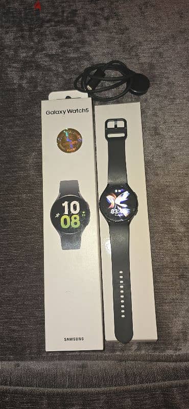 SAMSUNG GALAXY WATCH 5 FOR SELL 1