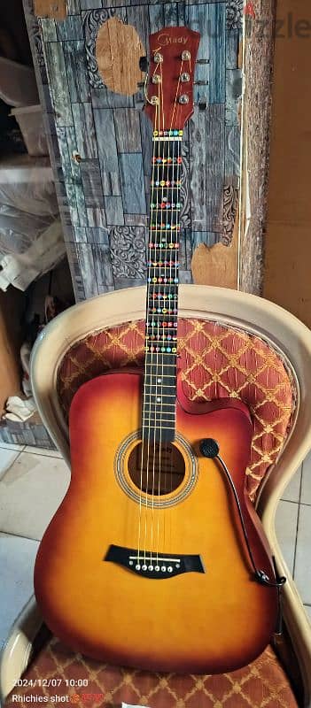 used like new acoustic guitar 2