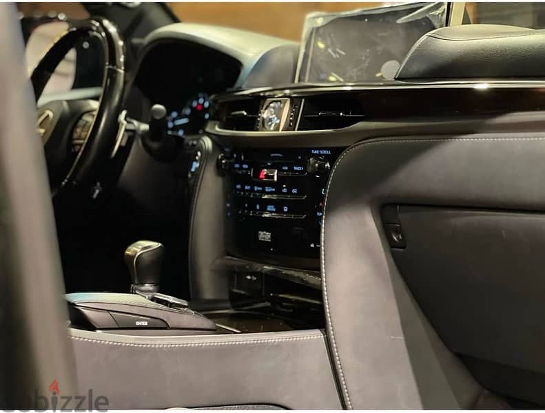 Lexus LX 570 2019 5