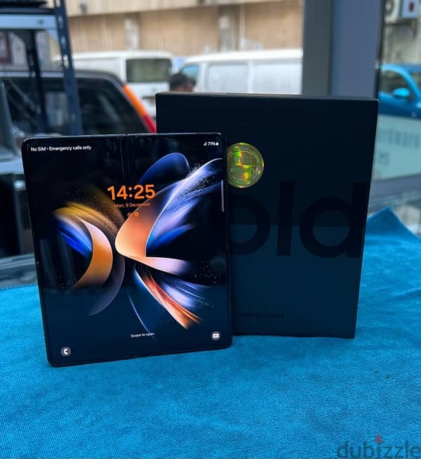 Samsung galaxy fold 4.512 GB internal 1