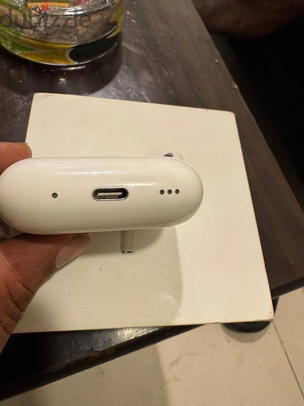 airpods pro 2nd generation  USB c 2