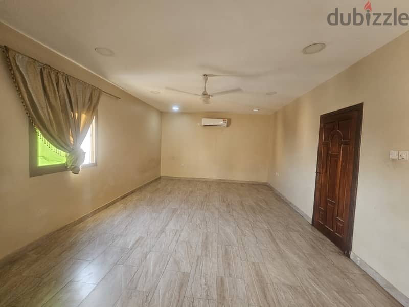 Room for rent in hidd near lulu 0