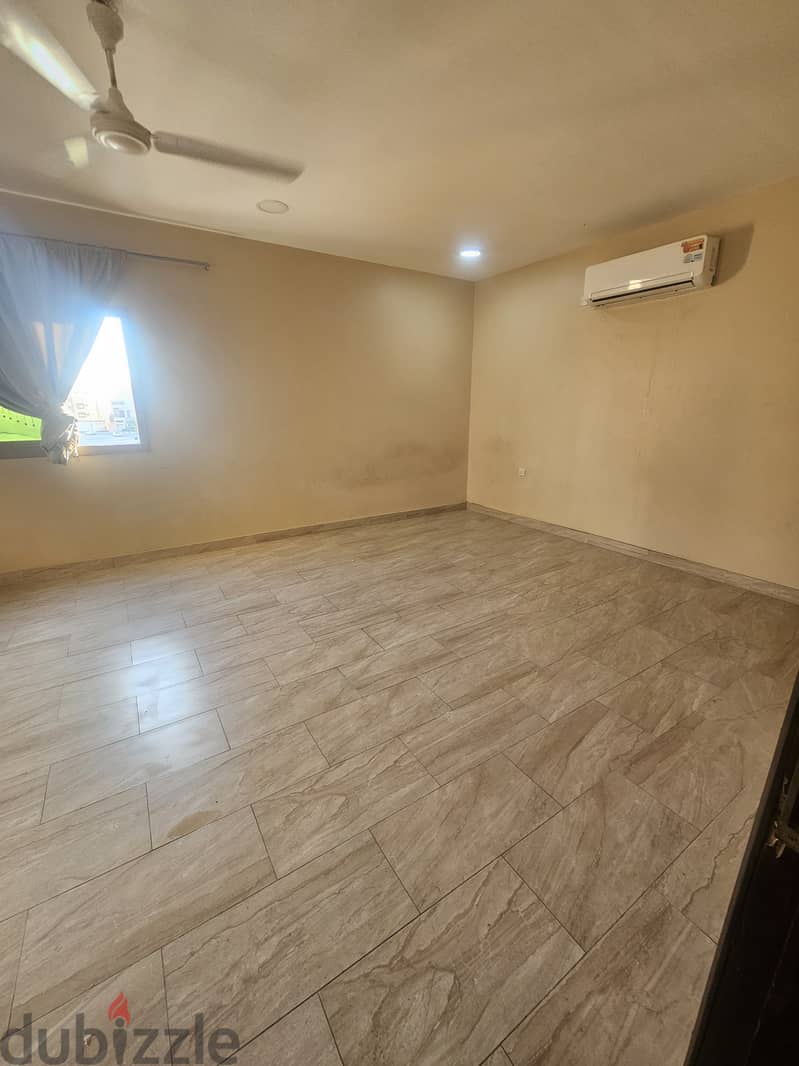 Room for rent in hidd near lulu 2