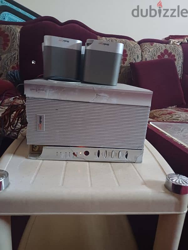 DAMAGED HOME THEATRE FOR SALE 0