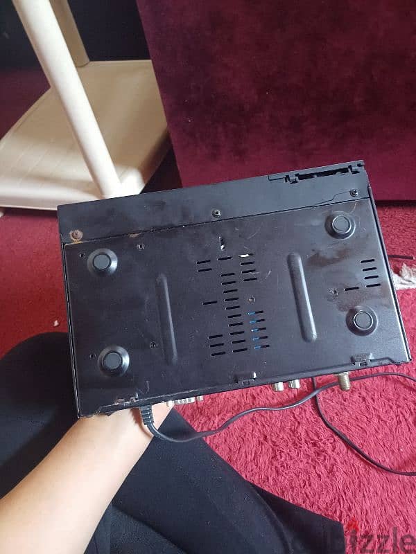 DAMAGED RECEIVER FOR SALE 3