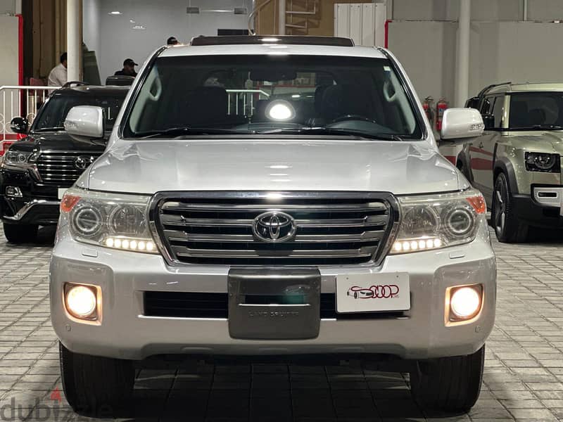 Toyota Land Cruiser 2012 GXR V8 1