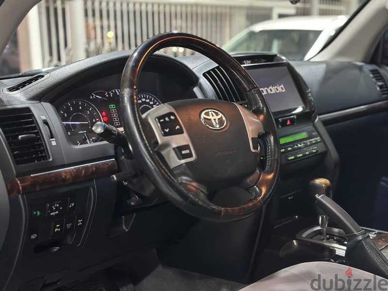 Toyota Land Cruiser 2012 GXR V8 4