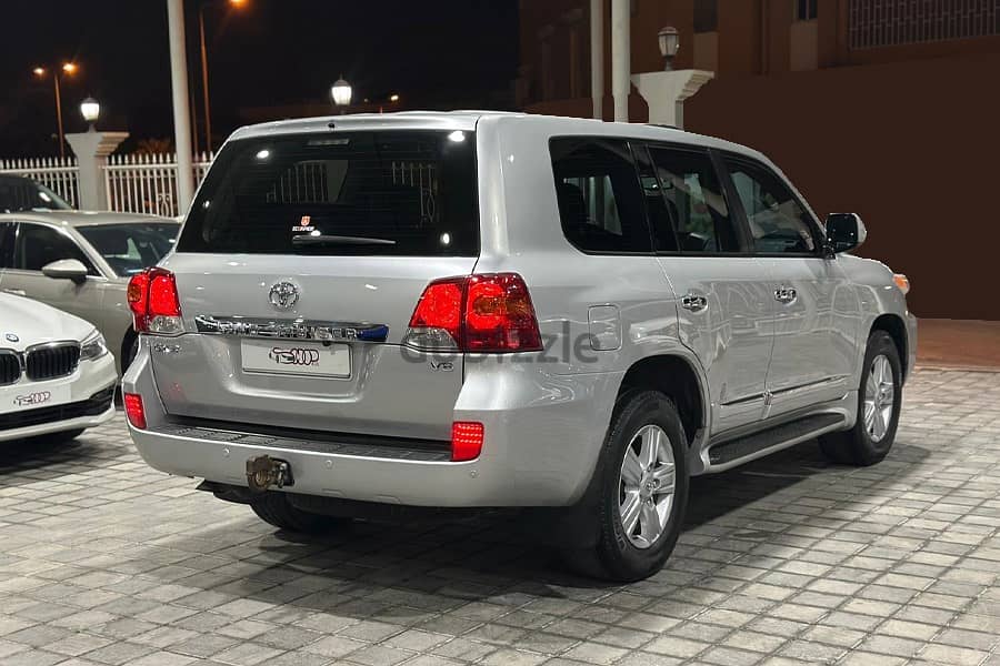 Toyota Land Cruiser 2012 GXR V8 10