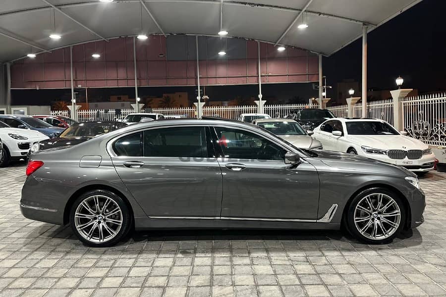 BMW 7-Series 2017 730LI 10