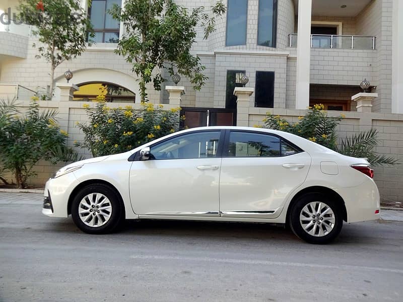 Toyota Corolla 2.0 L XLI 2019 White Well Maintained Urgent Sale 3