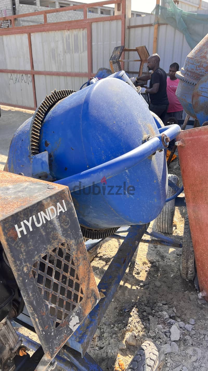 Concrete mixer machine in good condition 0