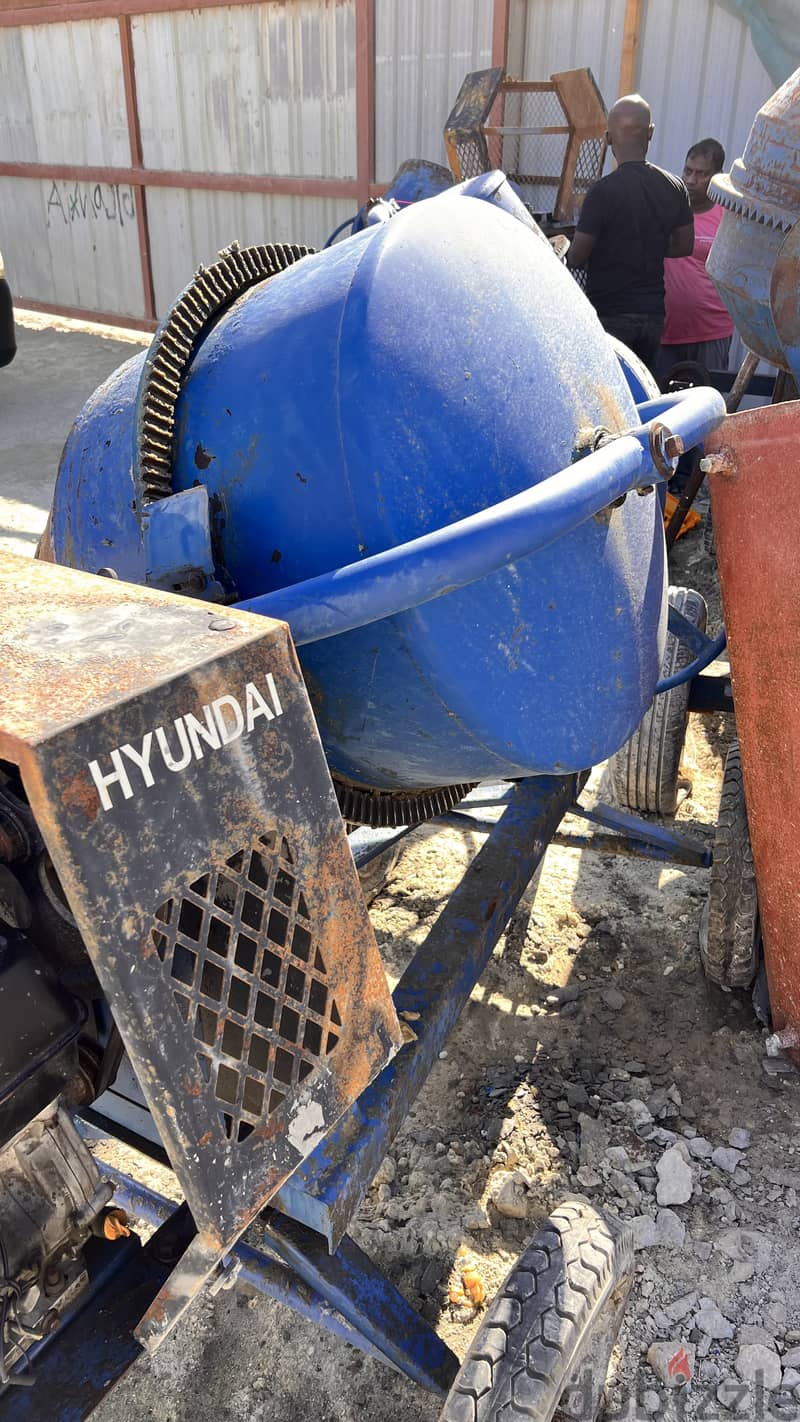 Concrete mixer machine in good condition 2