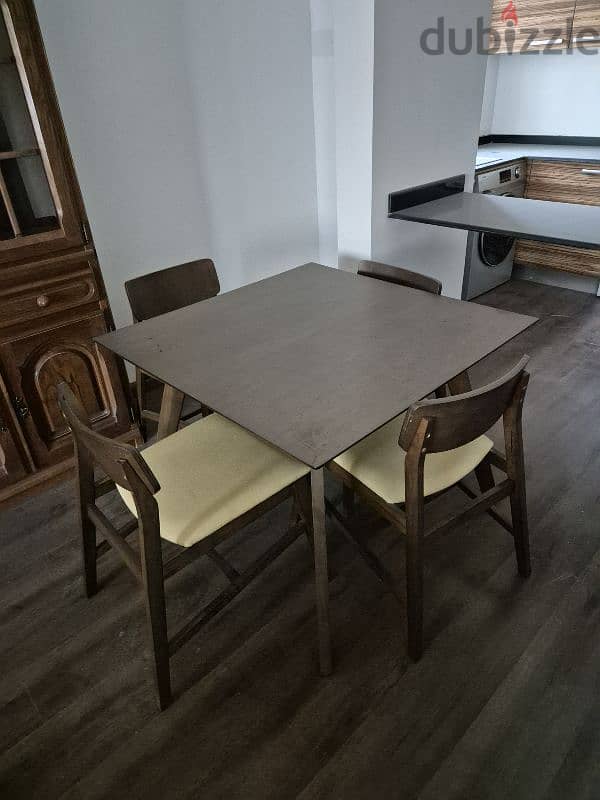 4 seater dining table 0