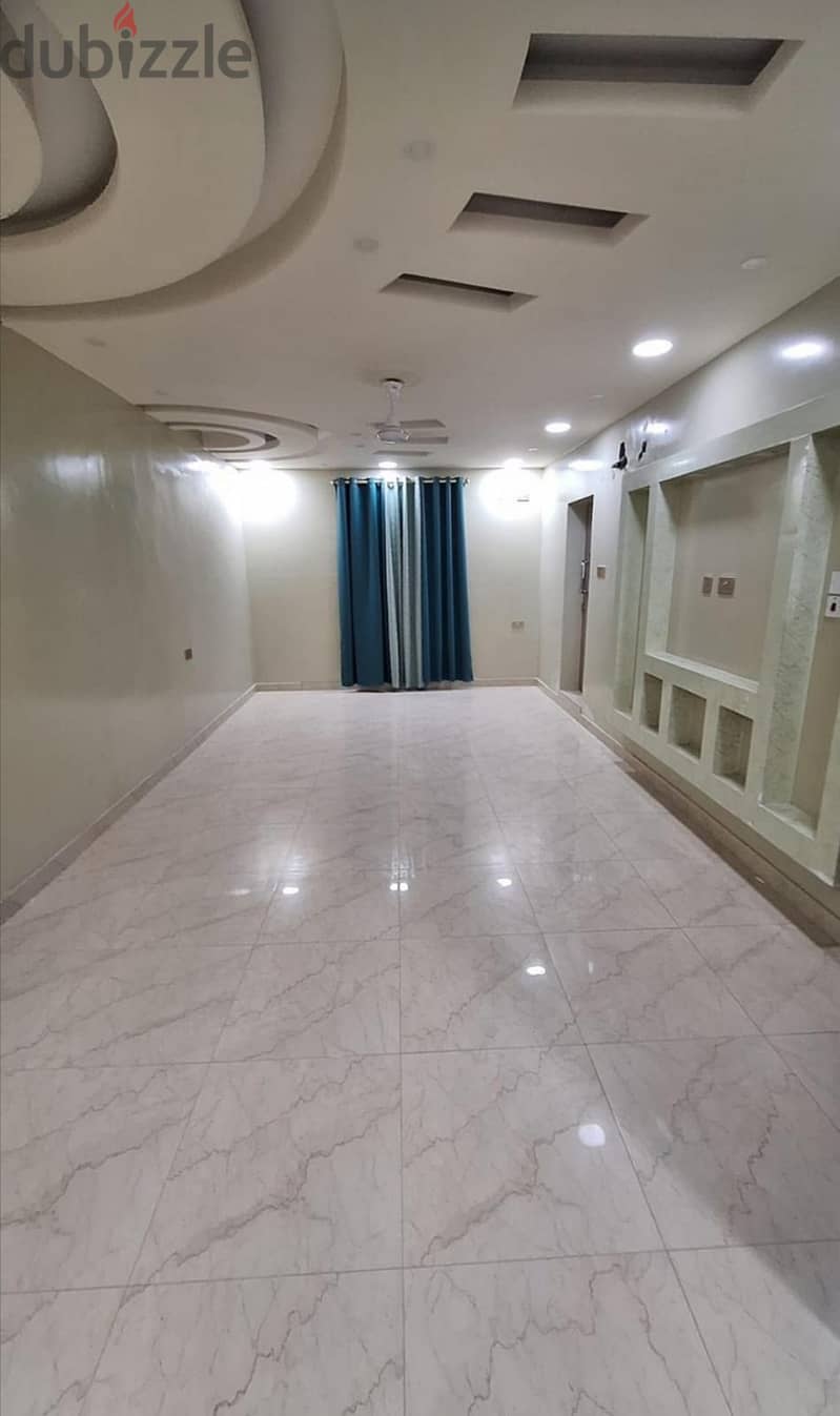 For rent, a very large and clean apartment. Address: Hamad Town, Ro 2