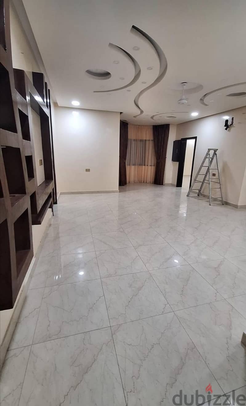 For rent, a very large and clean apartment. Address: Hamad Town, Ro 3