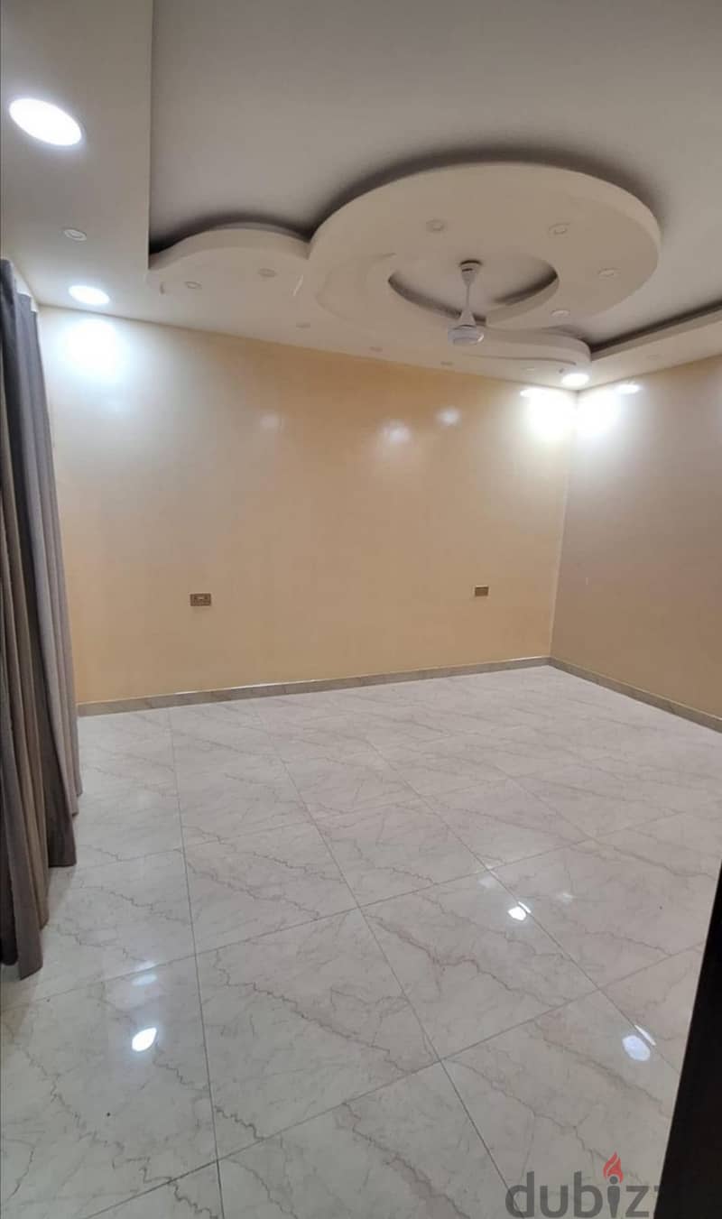 For rent, a very large and clean apartment. Address: Hamad Town, Ro 4