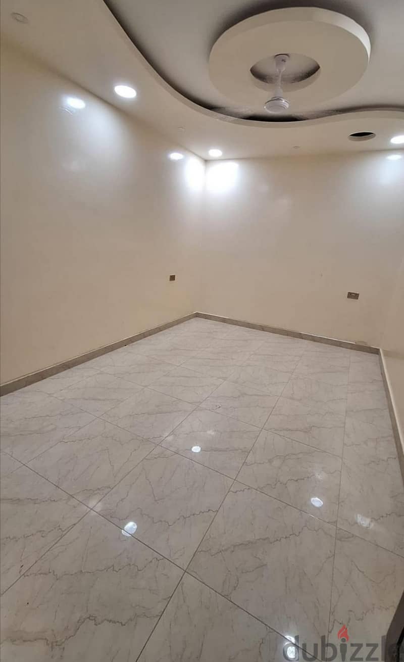 For rent, a very large and clean apartment. Address: Hamad Town, Ro 5