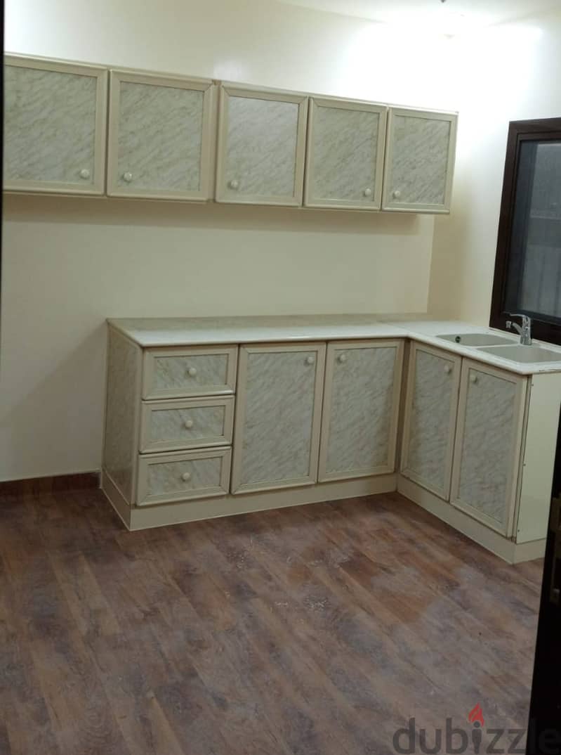 For rent, a very large and clean apartment. Address: Hamad Town, Ro 6