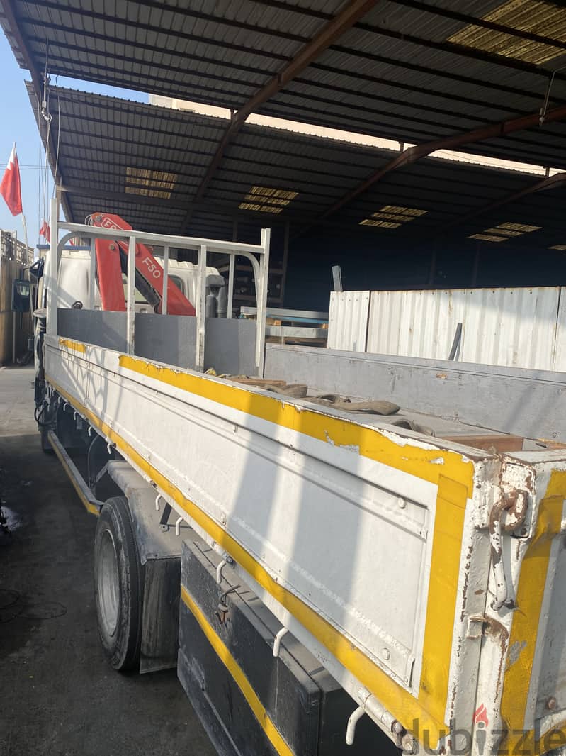 Isuzu 6Wheel with Crane 3