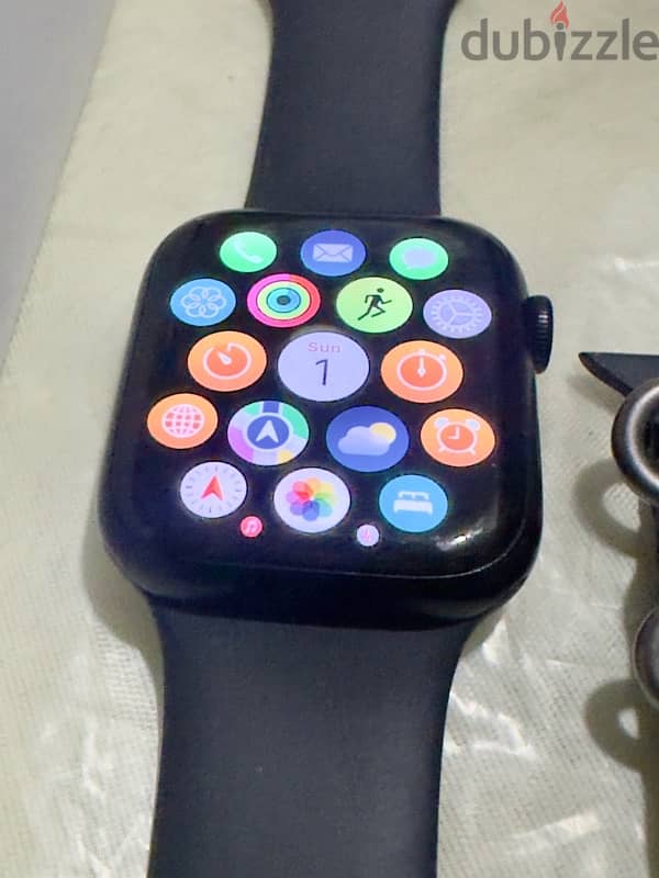 Apple Watch Series 9 45mm battery health 100% 4