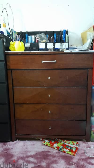 Chest of drawers 25bd strong and in good condition